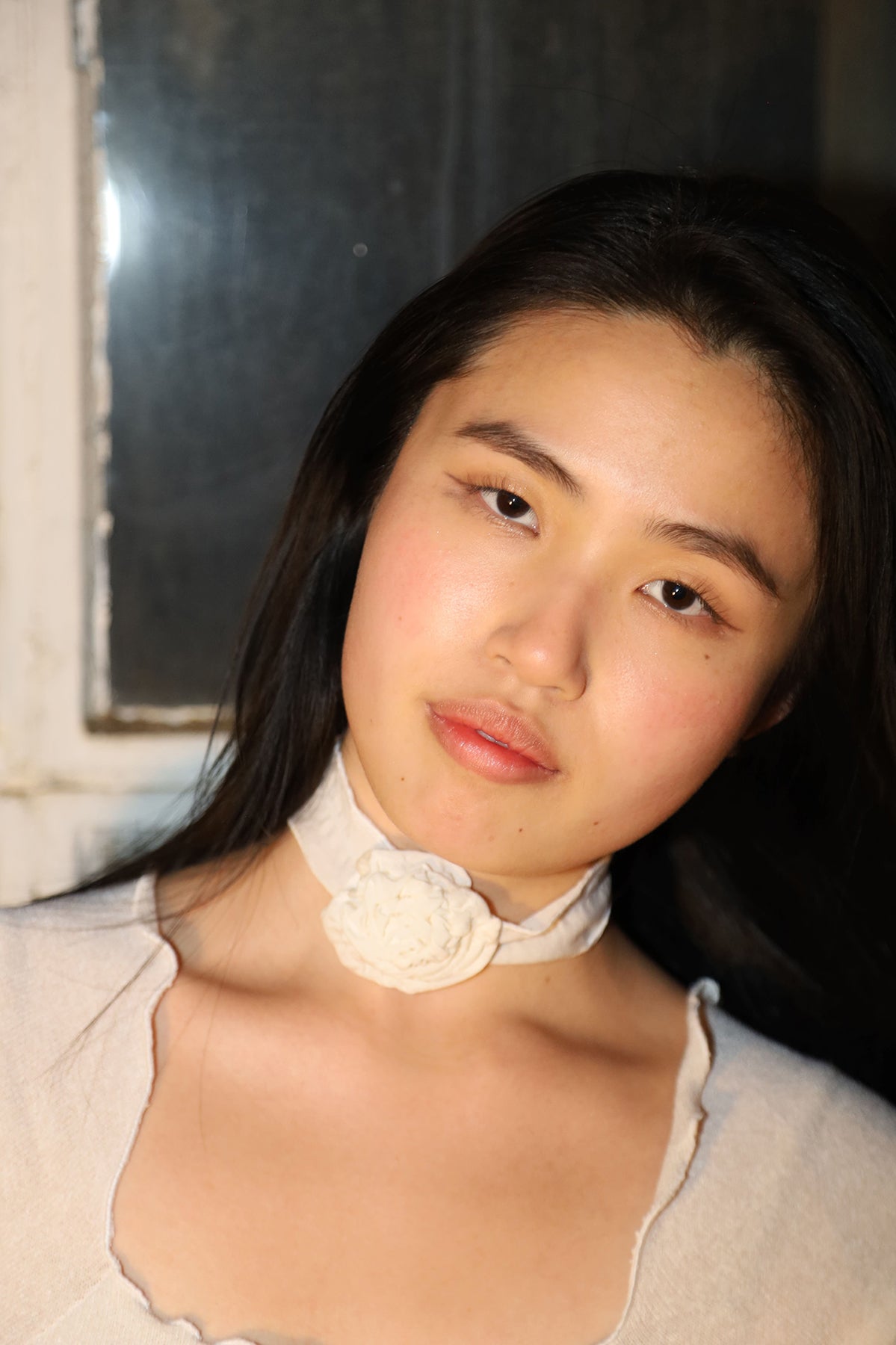 choker de color blanco 