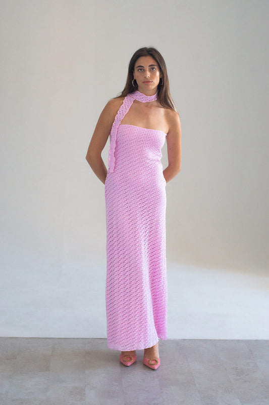 vestido rosa con cremallera en la espalda