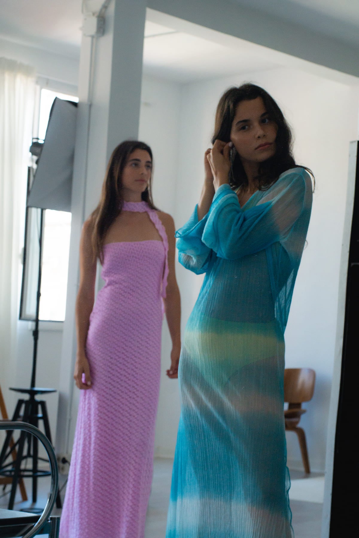 vestido rosa con cremallera en la espalda