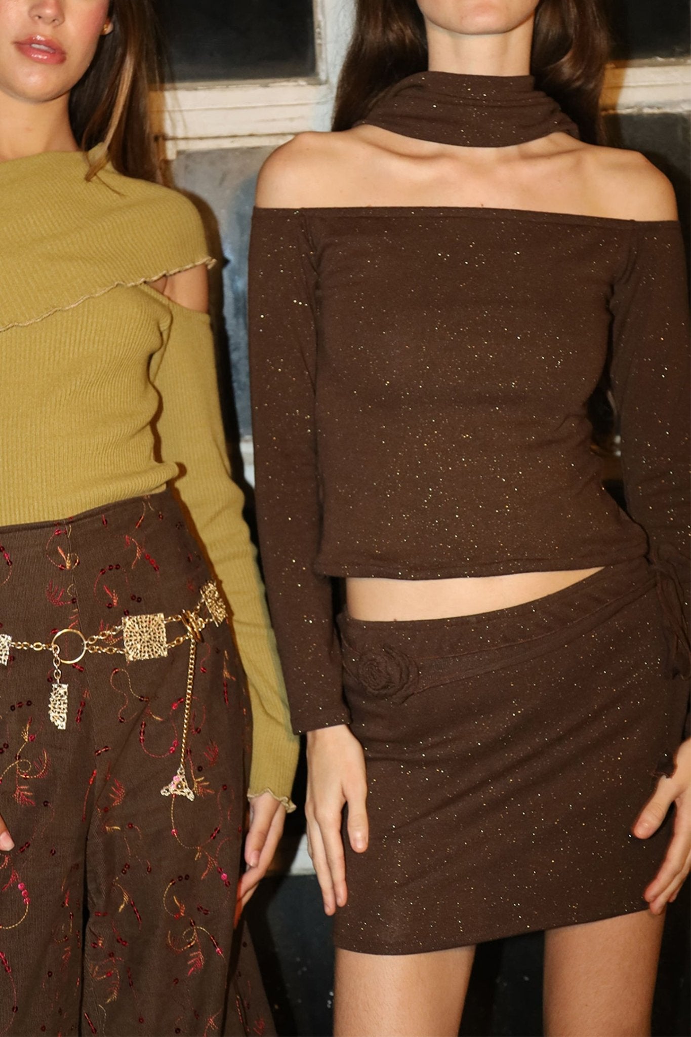 color marrón con purpurina