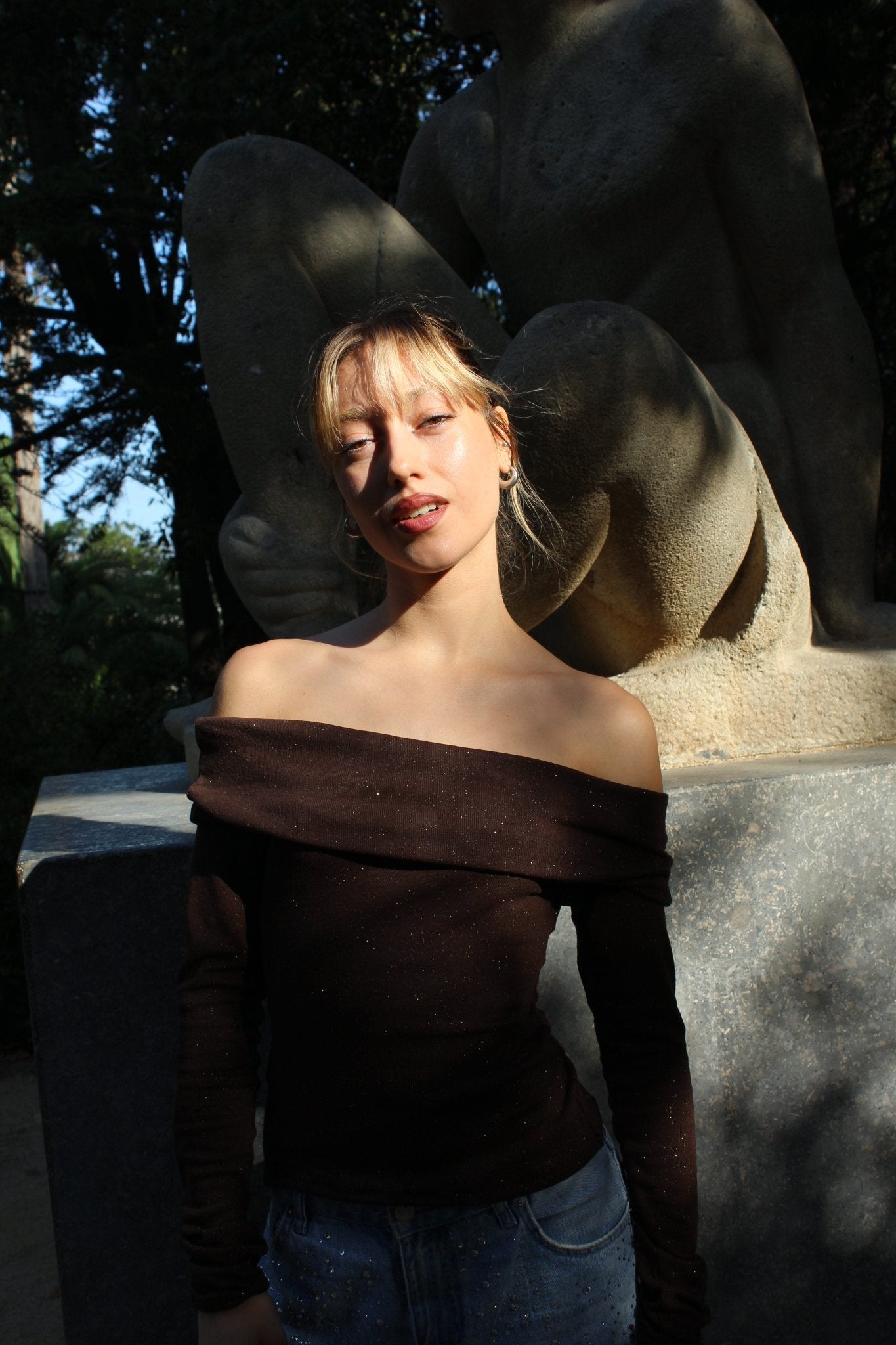 color marrón con purpurina