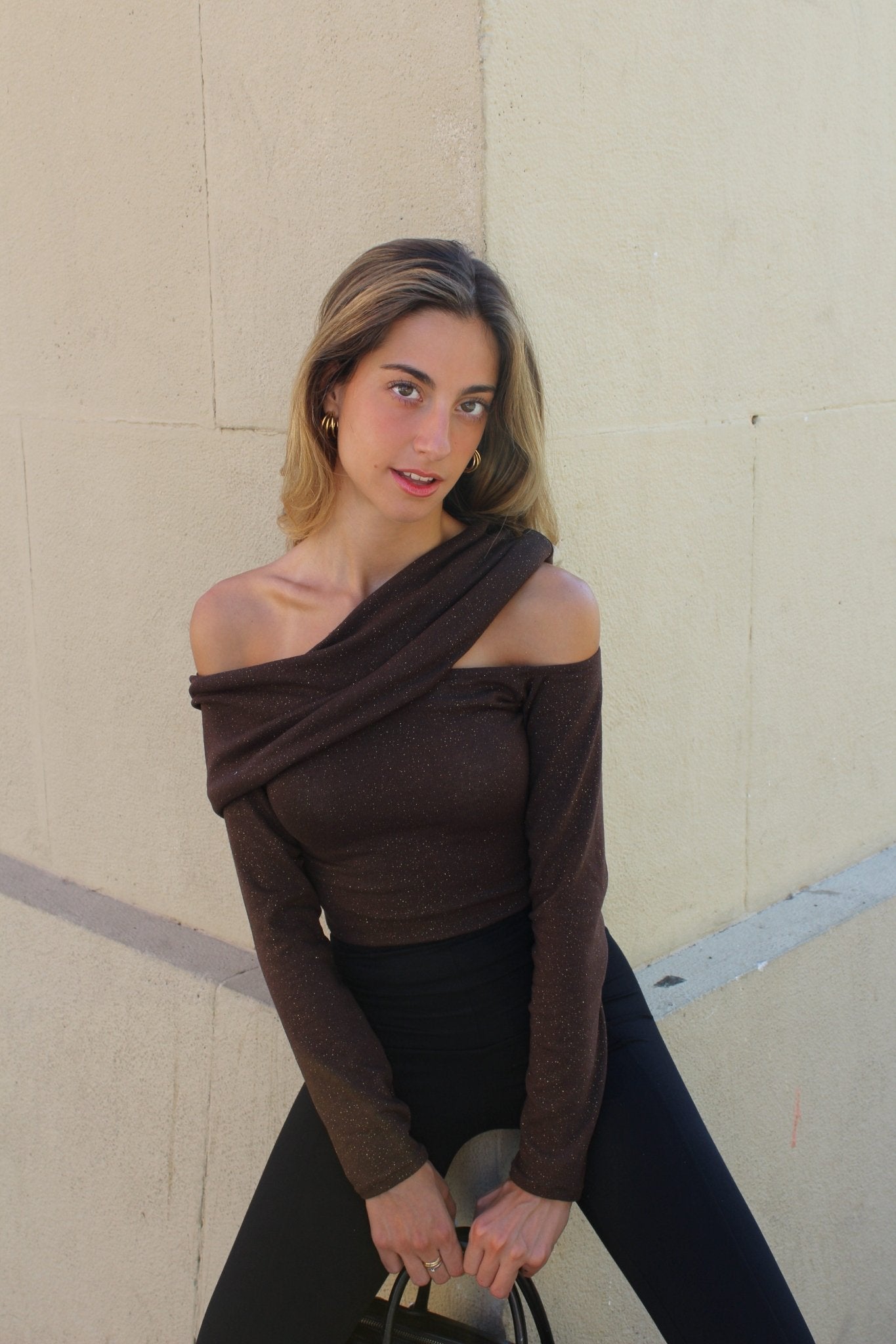 color marrón con purpurina