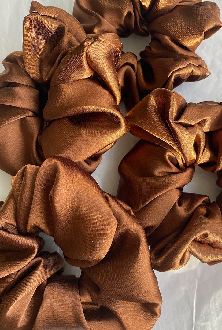Scrunchie marrón mujer