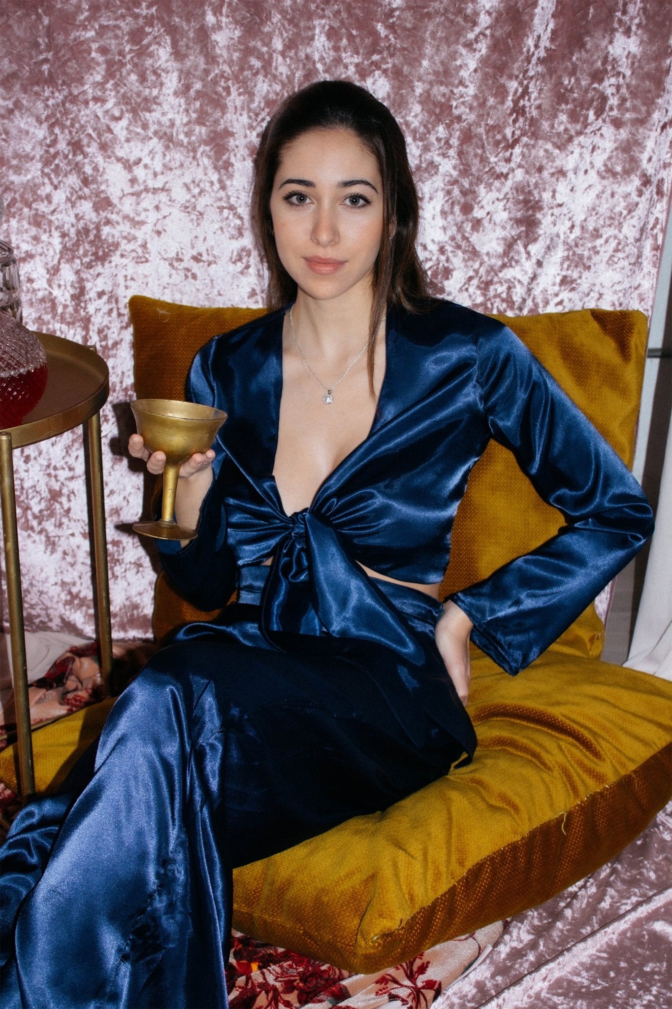 blusa azul navy saten nudo