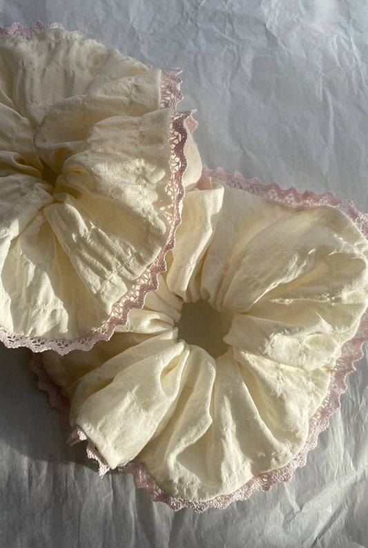 Scrunchie color crudo